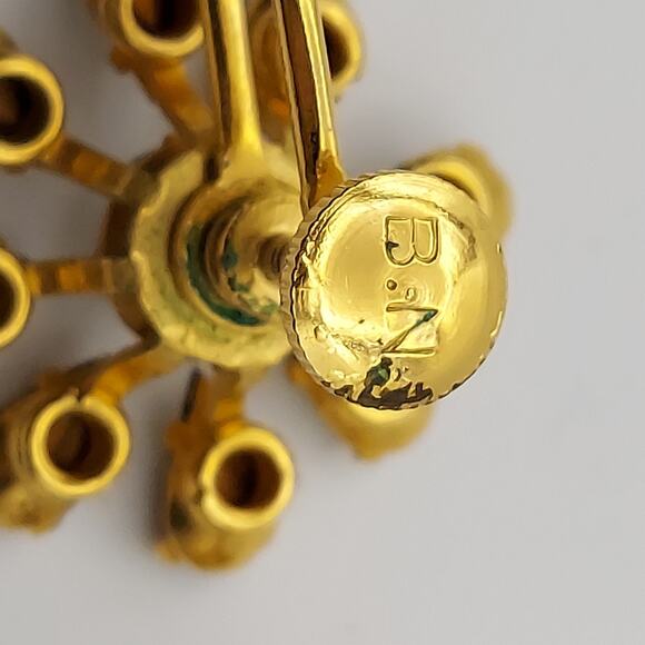 Vintage Bugbee Niles Atomic Star Screw Back Earrings BN Gold Tone Flower MCM - Picture 10 of 13